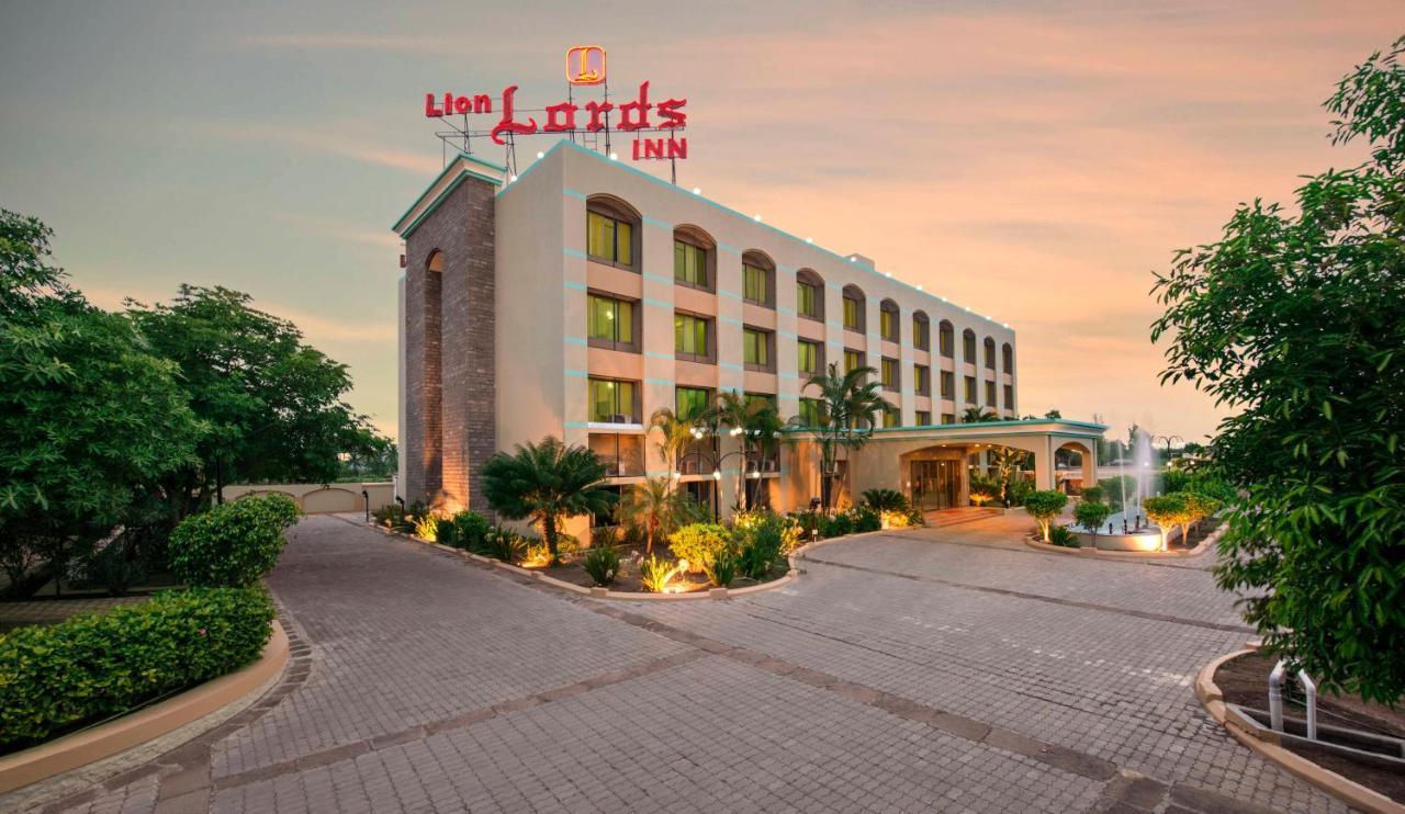 Lion Lords Inn Rājula Zewnętrze zdjęcie