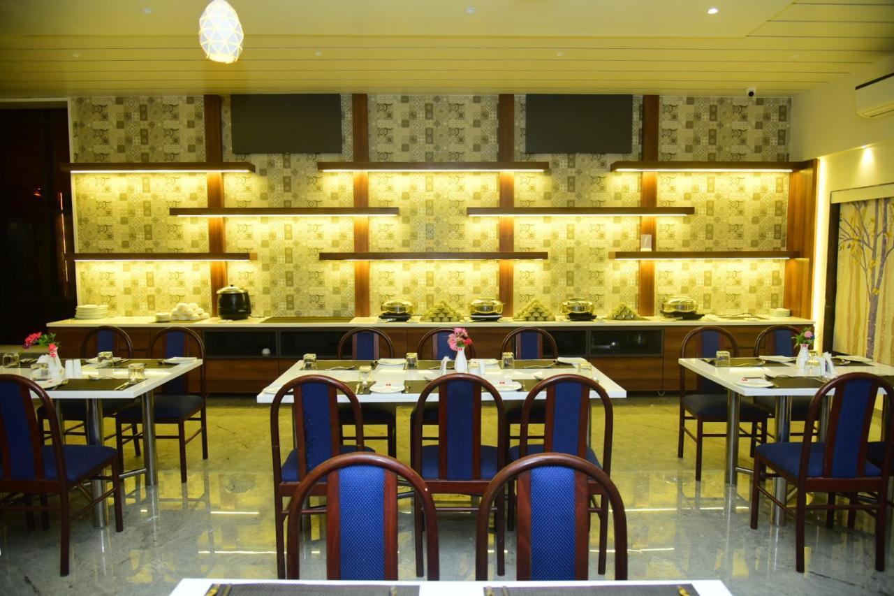 Lion Lords Inn Rājula Zewnętrze zdjęcie